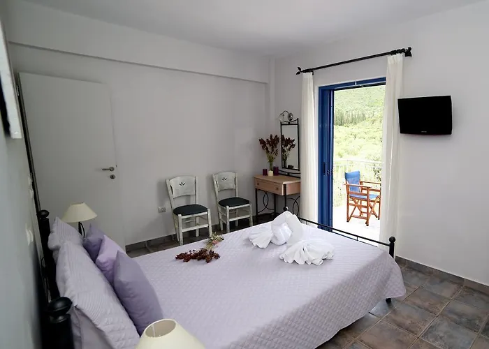 Hotel Avra 3*